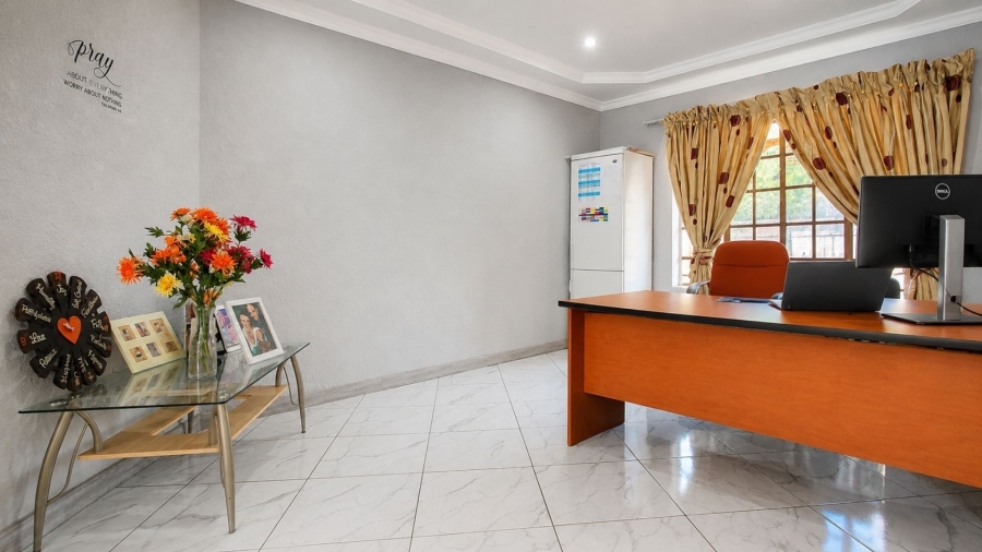 4 Bedroom Property for Sale in Safari Gardens North West